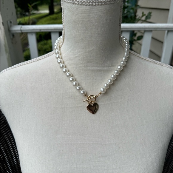 HEART  MIKE GOLD STATEMENT NECKLACE - Picture 2 of 6